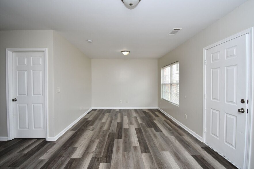 Building Photo - 639 Mill Stone Bluff
