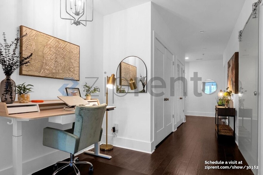 Building Photo - 303 Canton Wy