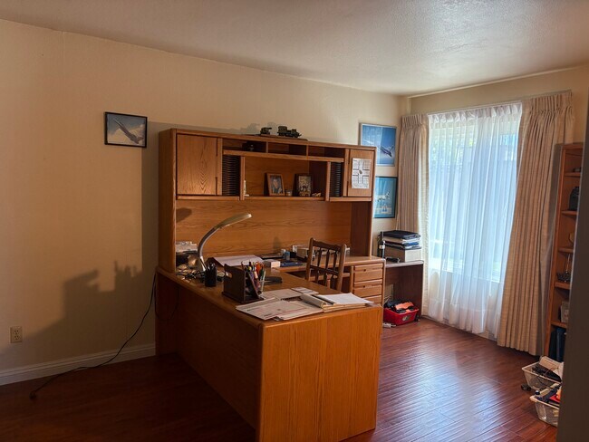 Building Photo - 948 Ettin Ave
