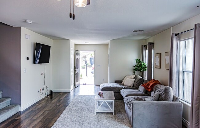 Building Photo - 2 Master Bedrooms