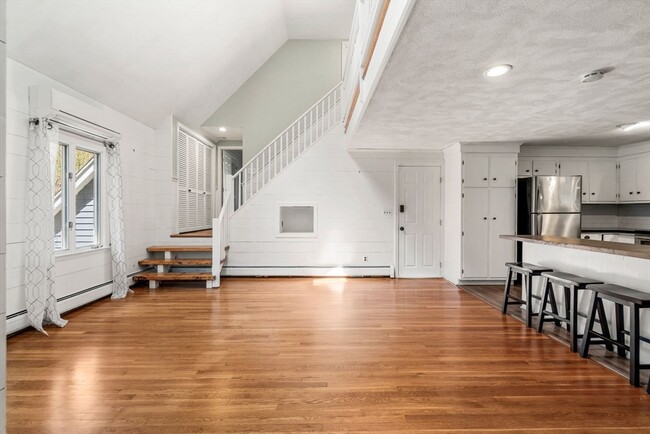 Building Photo - 306 Grove St