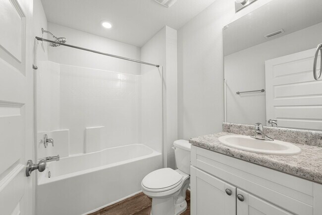 Building Photo - 5832 Viking Wy