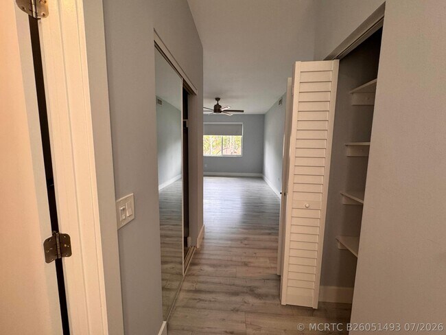 Building Photo - 6936 SW 39th St