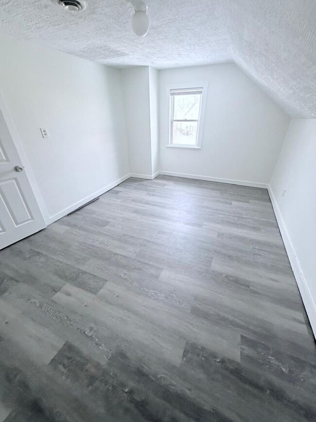 Building Photo - 4004 Storer Ave