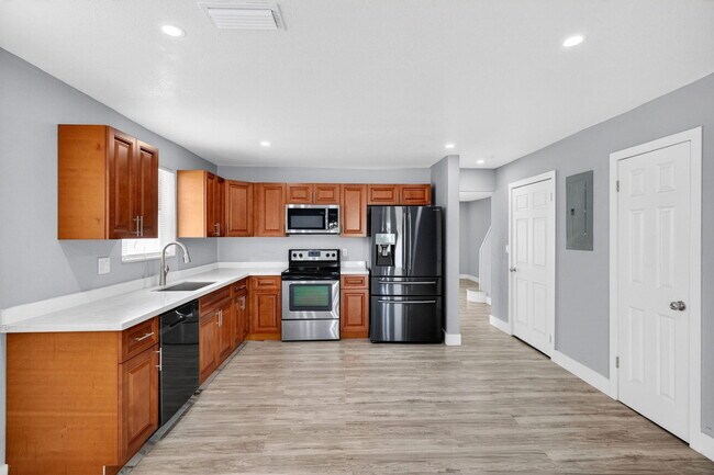 Building Photo - 5424 SW 44th Terrace
