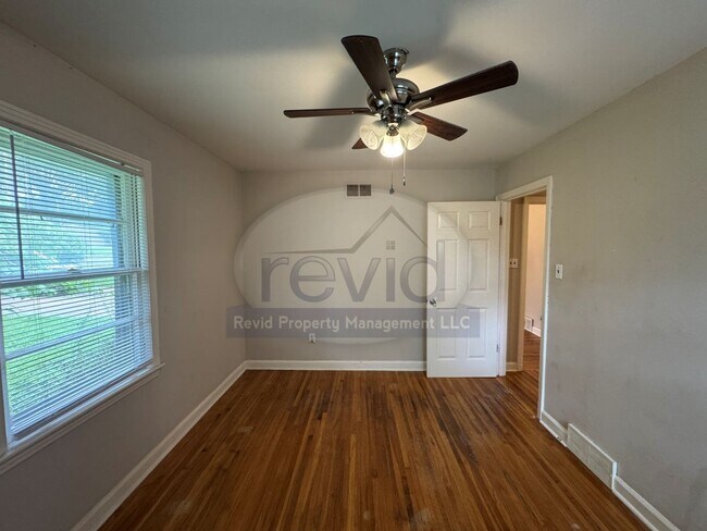 Building Photo - 1356 Mt Moriah Rd
