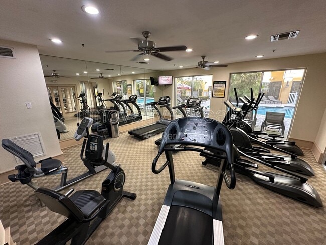 Building Photo - 860 N Orange Ave