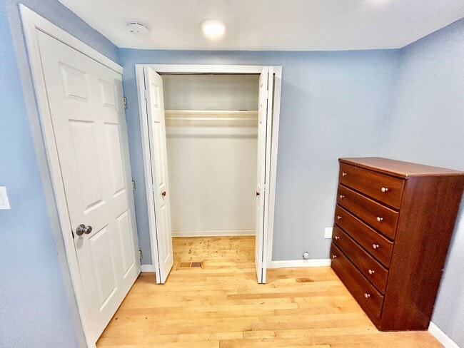 Building Photo - Varsity Management