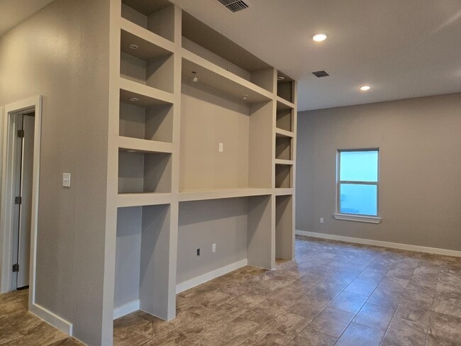 Building Photo - 1606 Coba Dr