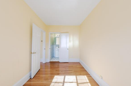 Building Photo - 511 Beacon St