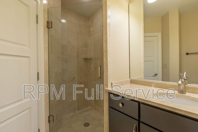 Building Photo - 110 31st Ave N