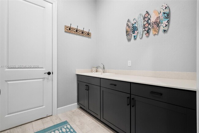 Building Photo - 9734 SW Meridian Wy