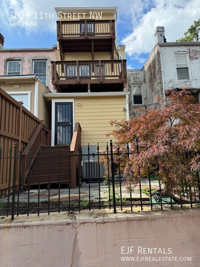 Building Photo - Columbia Heights Four Story Row home for R...