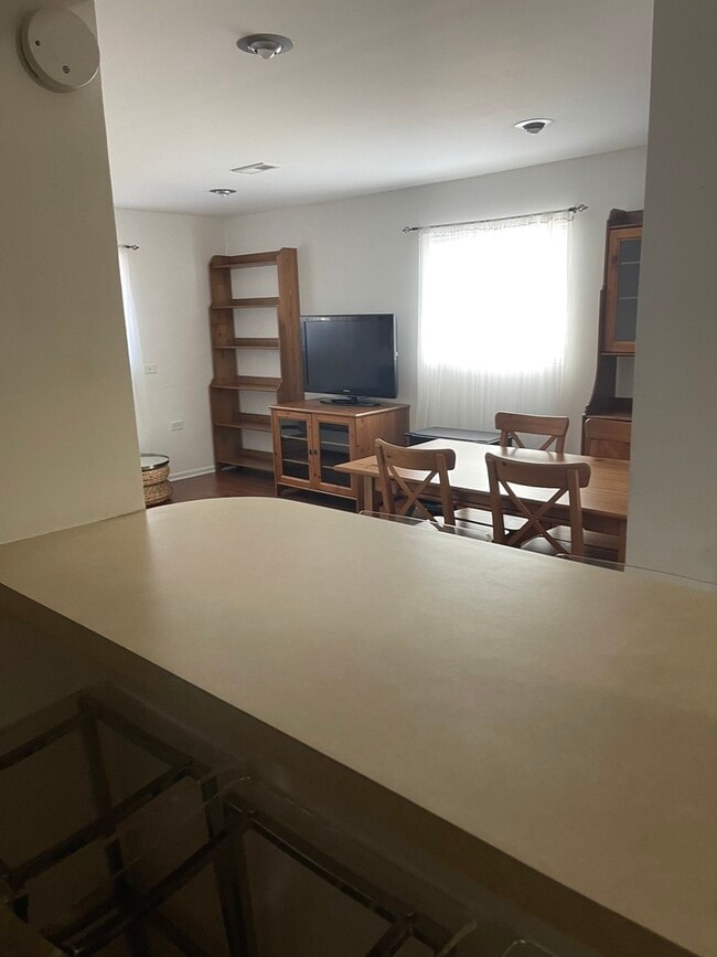 Building Photo - 7825 Banks St