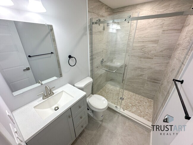 Building Photo - 3 bed/2.5 bath House in North East Philade...