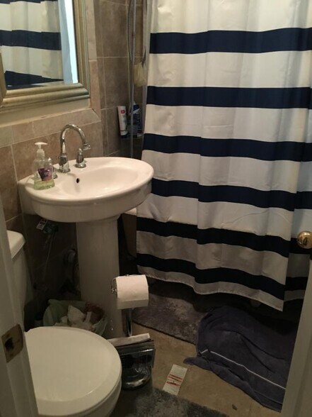 Building Photo - 55 Park Dr