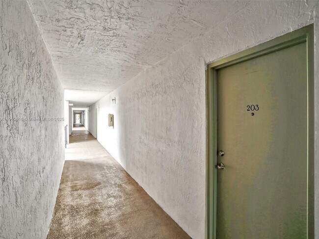 Building Photo - 3601 SW 117th Ave