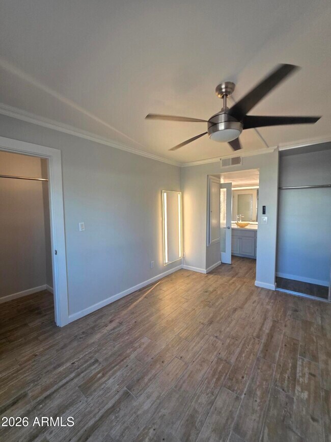 Building Photo - 10444 N 69th St