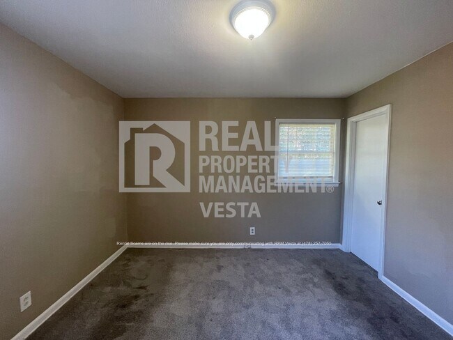 Building Photo - 1575 Winston Dr