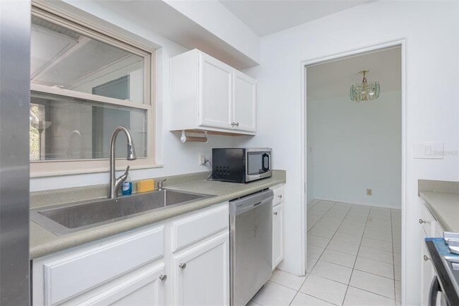 Building Photo - 11343 87th Ave