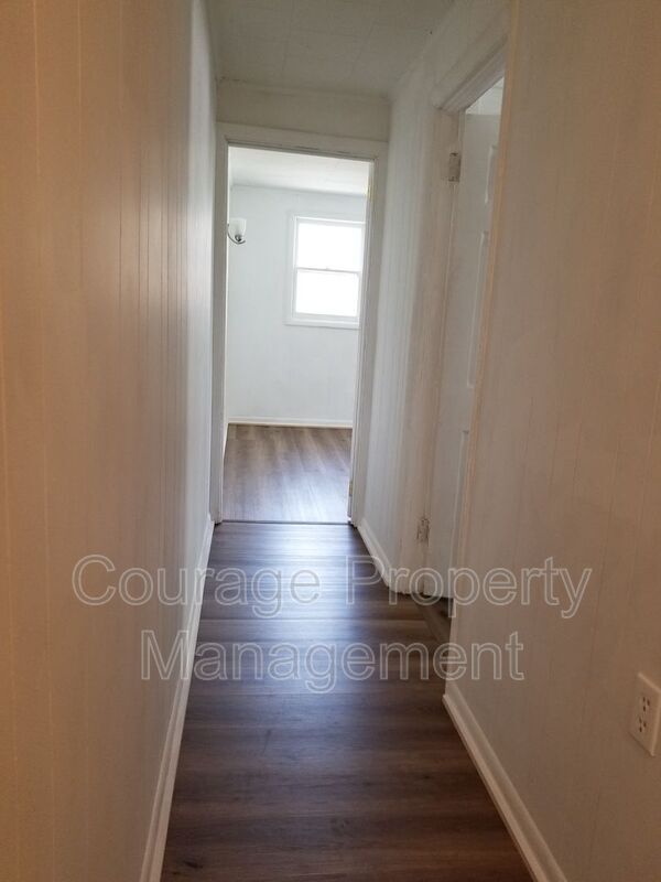 Building Photo - 109 Chestnut St