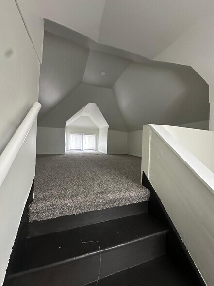 Building Photo - 809 Algonquin St