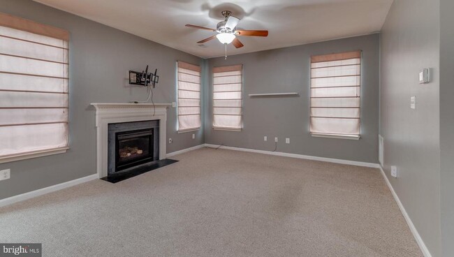 Building Photo - 44241 Beaver Creek Dr