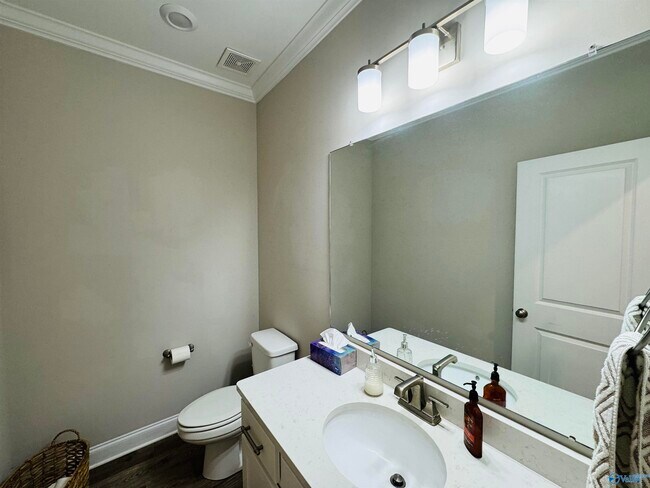 Building Photo - 109 Bienville St