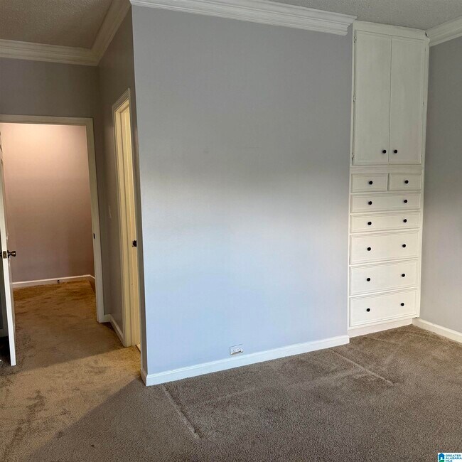 Building Photo - 1932 Waterford Pl