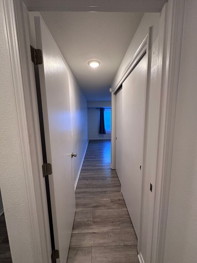 Building Photo - Cozy 2 bdrm 2 bath Condo in Vancouver, WA