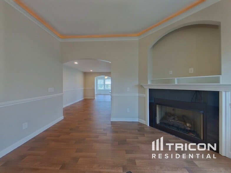 Building Photo - 800 Alley Ridge Dr