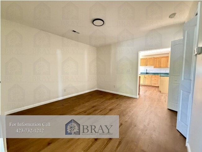 Building Photo - Fully Renovated 2BR Home in Kingsport – St...
