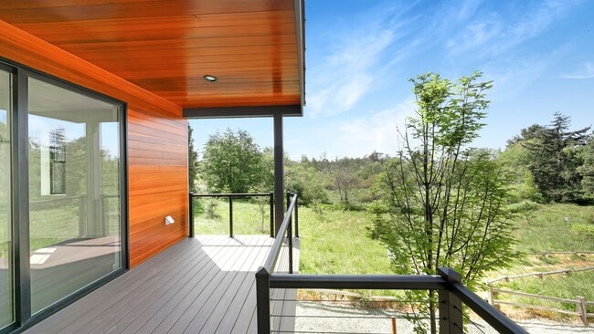Building Photo - New Construction - 2 Bed 3 Bath - High-Eff...