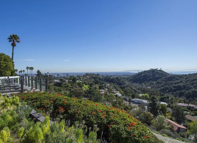Building Photo - Magnificent views! Completely Private! One...