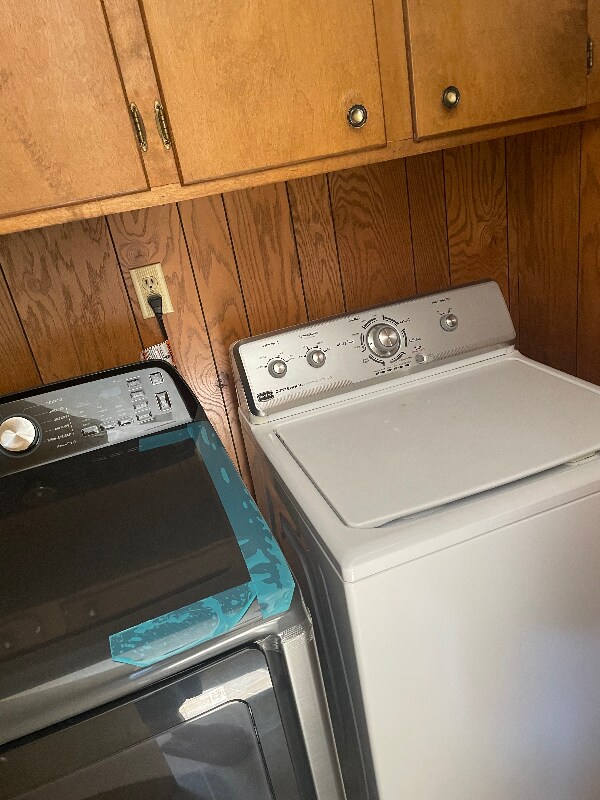 Building Photo - 207 Oak St