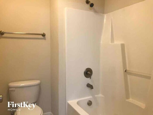 Building Photo - 1988 Sinclair Trce