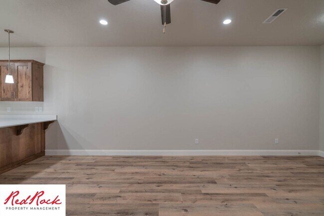 Building Photo - 493 N 550 W