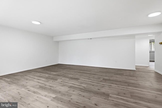 Building Photo - 4533 Logsdon Dr