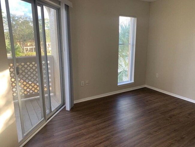 Building Photo - 4831 Via Palm Lakes