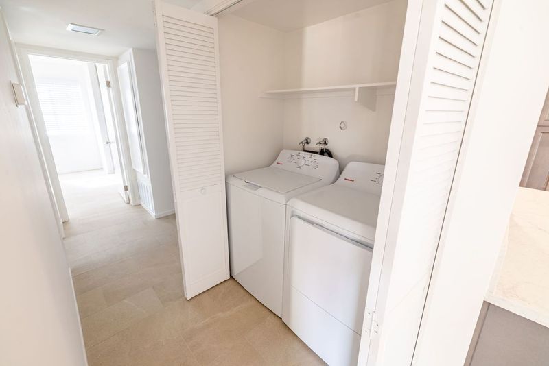 Building Photo - 852 Tamayo Dr