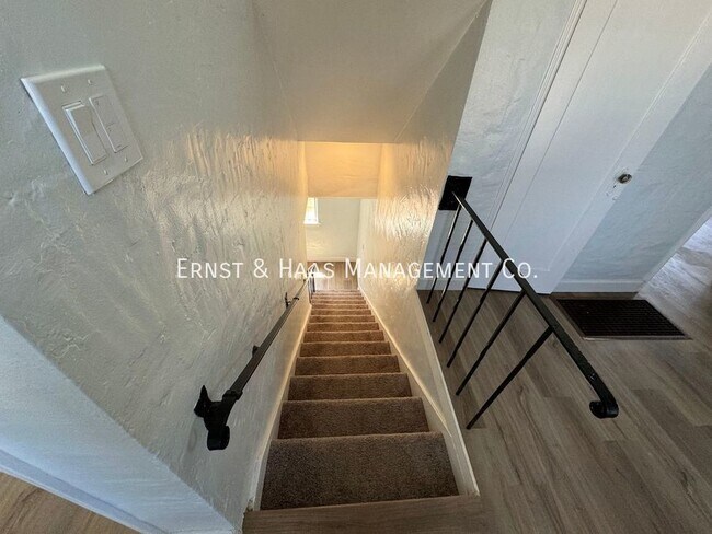 Building Photo - 1405 1/2 Olive Ave.-