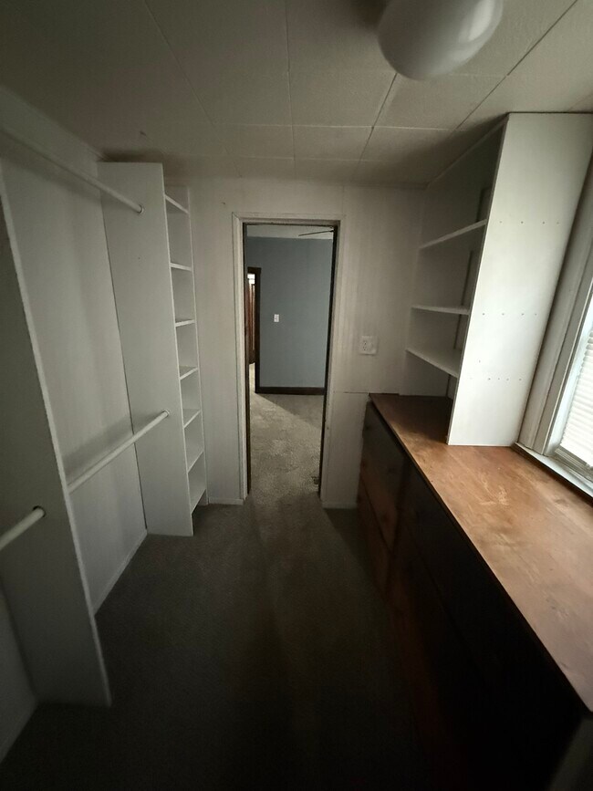 Building Photo - 1201 SW Garfield Ave