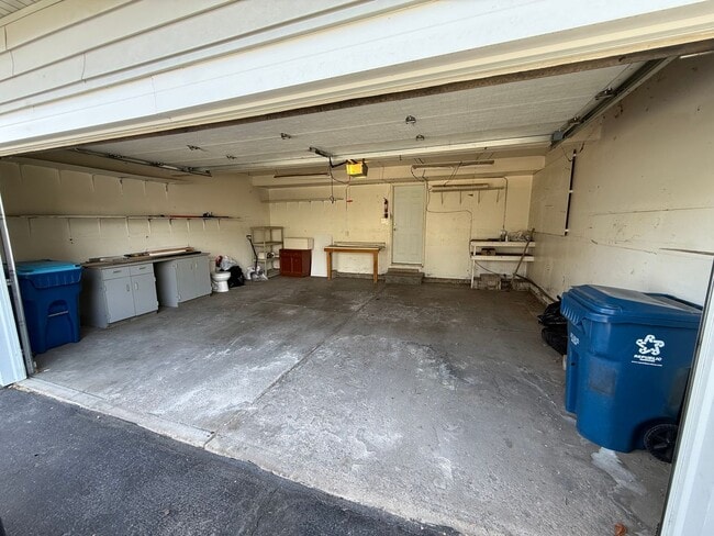Building Photo - 1260 E 130th Ave