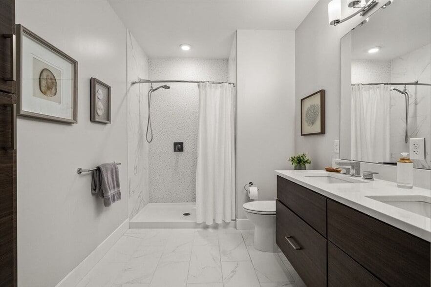 Building Photo - 220 Ventura Ave