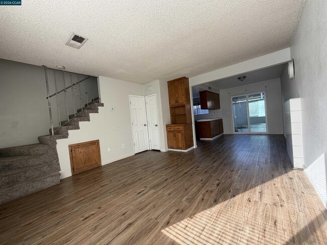 Building Photo - 1648 W N Bear Creek Dr