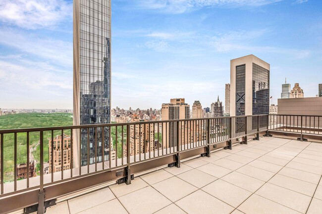 Building Photo - 111 W 56th St