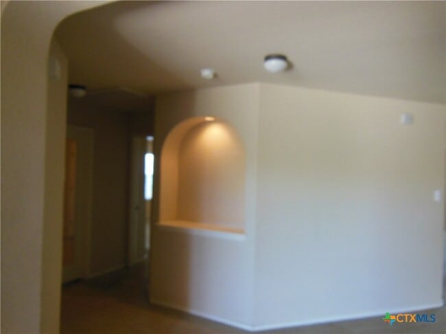 Building Photo - 391 Oakcrest Dr