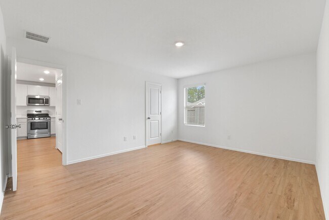 Building Photo - Single-story home in the highly sought-aft...