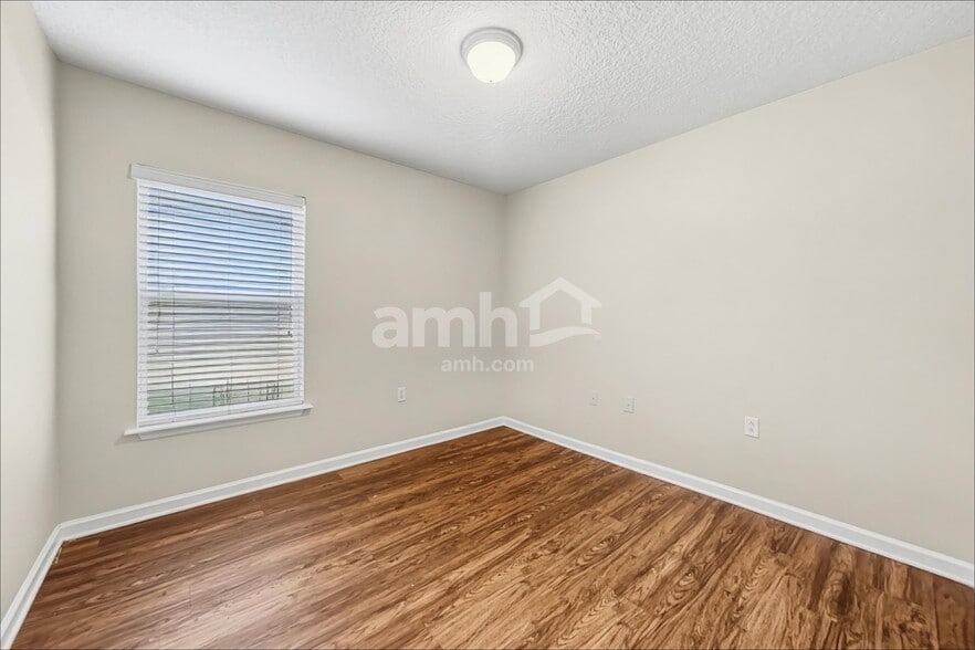 Building Photo - 422 Bostwick Cir