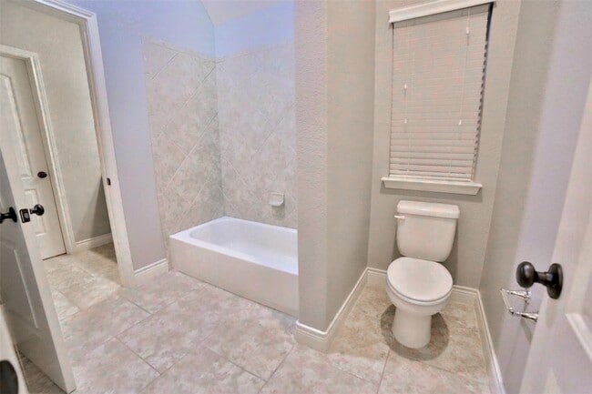Building Photo - 2403 Haven Hill Dr
